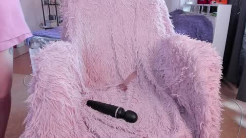 Dory make me happier online show from 03-25-26, 04:18