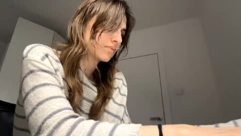 Snapshot of beulahweikert chatting on 04-30-26, 08:57 Lina online show from 04-30-26, 08:57