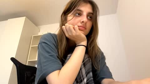 Snapshot of beulahweikert chatting on 05-25-26, 05:41 Lina online show from 05-25-26, 05:41