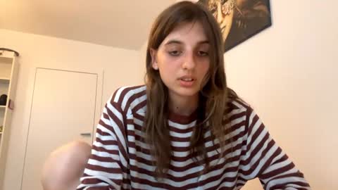 Snapshot of beulahweikert chatting on 07-02-26, 05:41 Lina online show from 07-02-26, 05:41