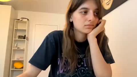 Snapshot of beulahweikert chatting on 07-18-26, 05:17 Lina online show from 07-18-26, 05:17