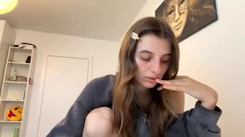 Snapshot of beulahweikert chatting on 07-27-26, 05:20 Lina online show from 07-27-26, 05:20