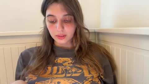 Snapshot of beulahweikert chatting on 07-31-26, 05:12 Lina online show from 07-31-26, 05:12