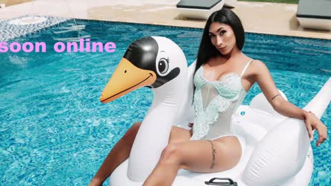 Snapshot of beuty_goddes777 chatting on 01-07-25, 08:13 Nicolle Aviles online show from 01-07-25, 08:13