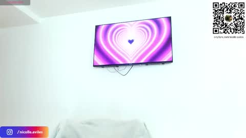 Nicolle Aviles online show from 11-15-25, 09:17