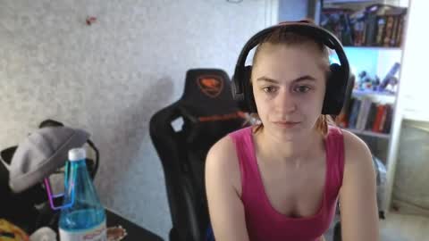 beverly_yay online show from 04-28-26, 03:22