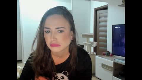   BeyonceDoll       Twitter DollBeyonce    online show from 01-25-25, 07:49