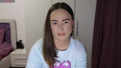   BeyonceDoll       Twitter DollBeyonce    online show from 03-07-26, 06:49