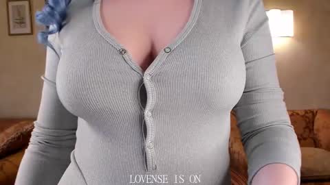 Eliz online show from 03-13-26, 02:18