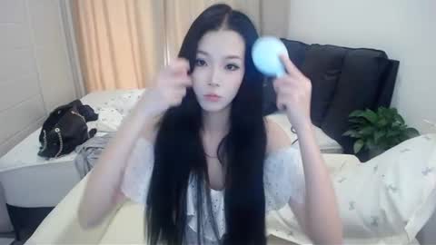 Snapshot of bhwuyulian chatting on 06-11-26, 04:32 bhwuyulian online show from 06-11-26, 04:32