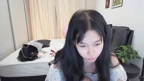 Snapshot of bhwuyulian chatting on 06-27-26, 05:12 bhwuyulian online show from 06-27-26, 05:12
