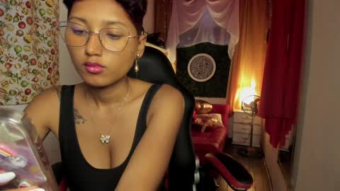 Snapshot of bianca_and_maxwell chatting on 12-19-24, 01:07 bianca and maxwell online show from 12-19-24, 01:07