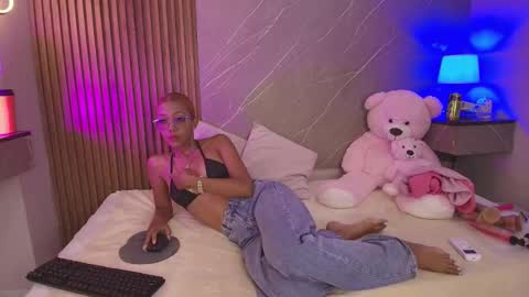biancaa__18 online show from 03-26-26, 07:41