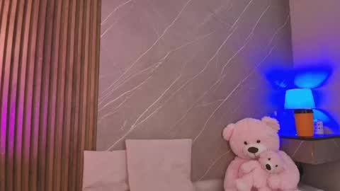 Snapshot of biancaa__18 chatting on 06-02-26, 07:27 biancaa__18 online show from 06-02-26, 07:27