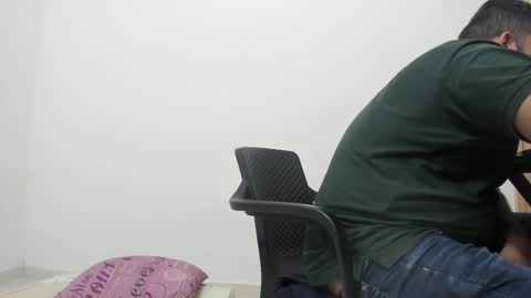 Snapshot of big_dad69 chatting on 11-08-25, 05:23 Tommy online show from 11-08-25, 05:23