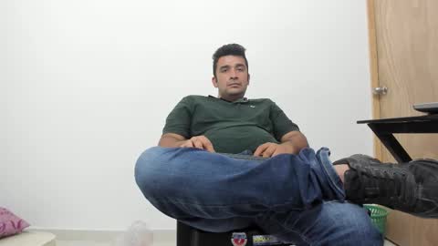 Snapshot of big_dad69 chatting on 11-29-25, 01:52 Tommy online show from 11-29-25, 01:52