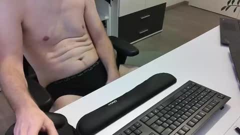 big_tobi_1 online show from 11-18-25, 06:51