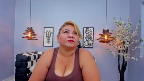 Snapshot of bigassmaturee chatting on 11-29-25, 11:57 BigAssMaturee online show from 11-29-25, 11:57