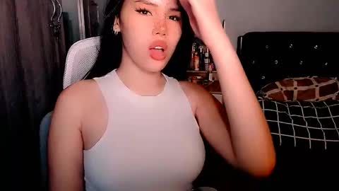 Mia online show from 02-22-26, 04:05