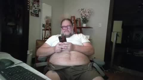 Snapshot of bigbearlittlebear2 chatting on 09-13-25, 07:30 Bear Woods online show from 09-13-25, 07:30