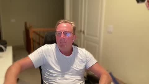 Snapshot of bigblondviking chatting on 04-17-26, 06:38 bigblondviking online show from 04-17-26, 06:38