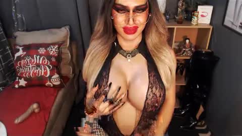 Loraine Cruz online show from 02-21-25, 01:44