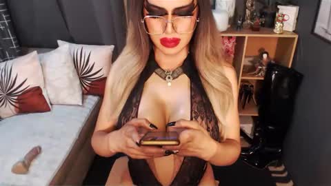 Loraine Cruz online show from 03-03-25, 06:12