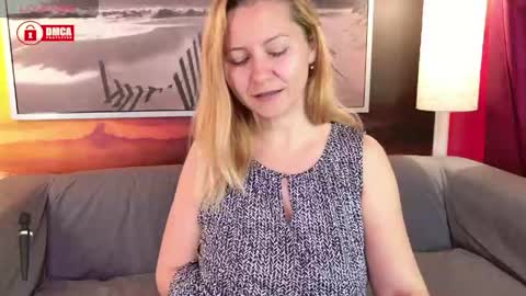 Snapshot of bigboobsarri chatting on 05-19-26, 07:58 BigBoobsArri online show from 05-19-26, 07:58