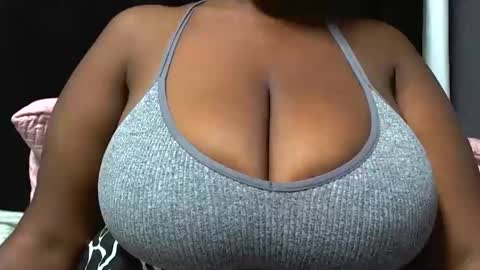 Snapshot of bigboobsbitchx chatting on 05-20-26, 06:58 bigboobsbitchx online show from 05-20-26, 06:58