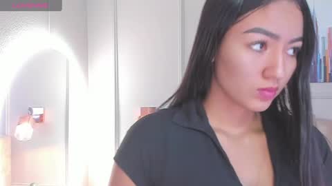 Snapshot of bigboobsnaughty1 chatting on 01-07-25, 10:22 online show from 01-07-25, 10:22