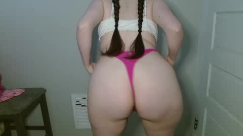 Isabella online show from 11-18-25, 01:15