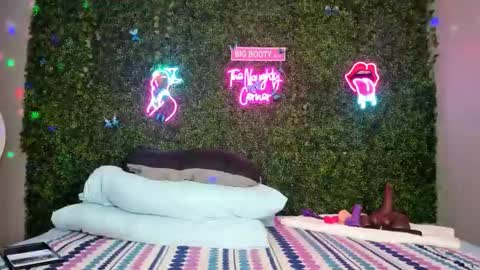 bigbuttsarena online show from 02-07-26, 09:24