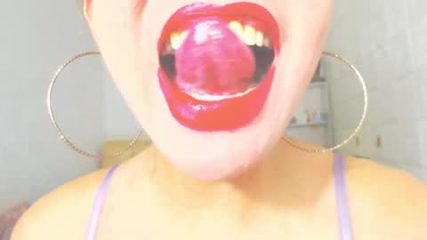 kiki online show from 05-07-26, 06:02