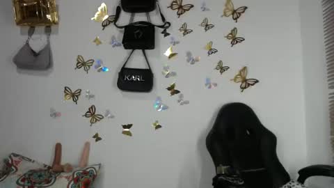 cristina online show from 10-24-25, 09:17