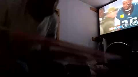 Snapshot of bigdbandit833242 chatting on 11-17-25, 02:28 bigdbandit833242 online show from 11-17-25, 02:28