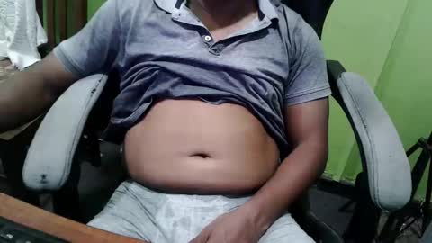 Snapshot of bigdickguyaux chatting on 04-05-26, 08:17 bigdickguyaux online show from 04-05-26, 08:17