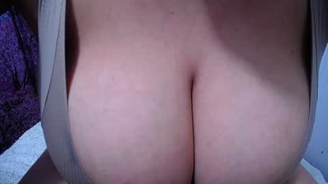  Sunny   online show from 07-23-26, 01:58