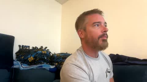 Gavin online show from 09-10-25, 04:18