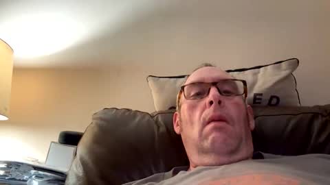 Snapshot of biggloves4bighands chatting on 04-25-26, 10:51 biggloves4bighands online show from 04-25-26, 10:51