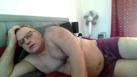 Snapshot of bigguy2014 chatting on 02-04-26, 11:38 bigguy2014 online show from 02-04-26, 11:38