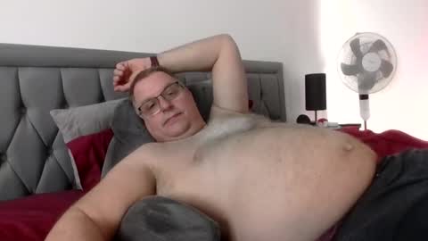 Snapshot of bigguy2014 chatting on 04-17-26, 12:19 bigguy2014 online show from 04-17-26, 12:19