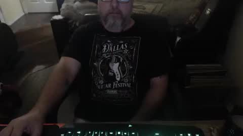 bighugmugg online show from 05-15-26, 11:17