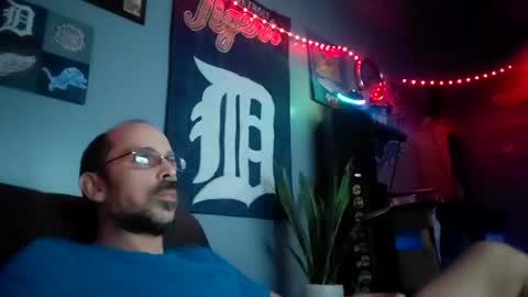 Snapshot of bigkandykane6969 chatting on 10-27-25, 04:38 bigkandykane6969 online show from 10-27-25, 04:38