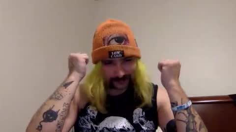 Snapshot of bigkhaos chatting on 11-15-25, 11:40 Bigkhaos online show from 11-15-25, 11:40