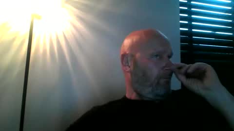 Snapshot of bigmike3339 chatting on 10-27-25, 08:40 bigmike3339 online show from 10-27-25, 08:40