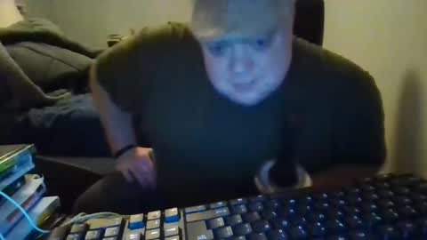 Snapshot of bigred_nyc chatting on 02-08-25, 01:32 Big Red online show from 02-08-25, 01:32