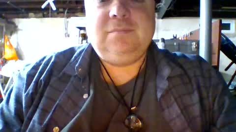 Snapshot of bigred_nyc chatting on 10-17-25, 04:59 Big Red online show from 10-17-25, 04:59