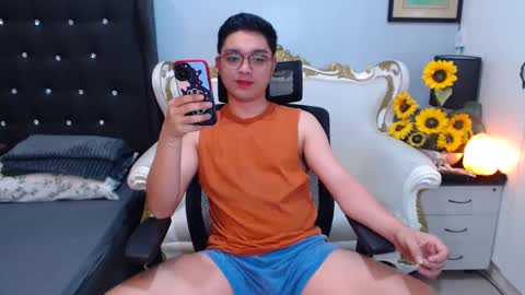 Snapshot of bigshowforyouxx chatting on 02-25-25, 02:22 Jay online show from 02-25-25, 02:22