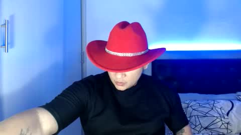 Snapshot of bigthick_blackcock chatting on 05-16-26, 07:23 MANUEL online show from 05-16-26, 07:23