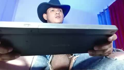 Snapshot of bigthick_blackcock chatting on 05-23-26, 01:33 MANUEL online show from 05-23-26, 01:33